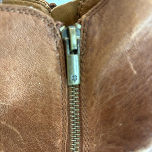 LUCKY BRAND Sz 9 Light Distressed Zipper Closure Stacked Heel Leather  Booties - Picture 5 of 10